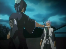 Hinamori enfrenta a Tōshirō