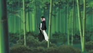 Kenpachi and Yachiru walk through bamboo forest