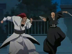 Ikkaku peleando con Edrad Liones.png