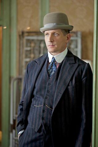 File:Mickey 3x01.jpg
