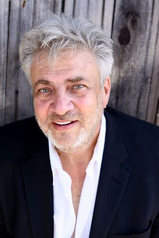 Archivo:Lawrence Konner.jpg