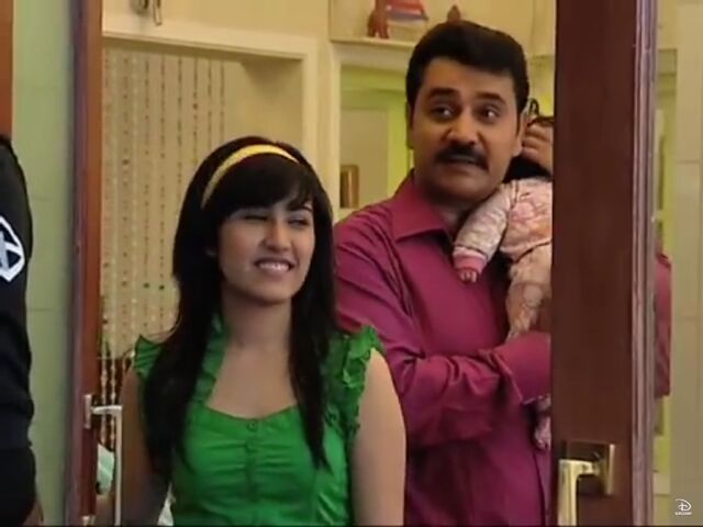 File:Dolly and Avtaar greeting Ritesh.jpg