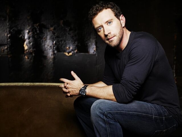 Fichier:Fox-So-Fresh-Winter-Campaign-TJ-Thyne-dr-jack-hodgins-3035168-2560-1922.jpg