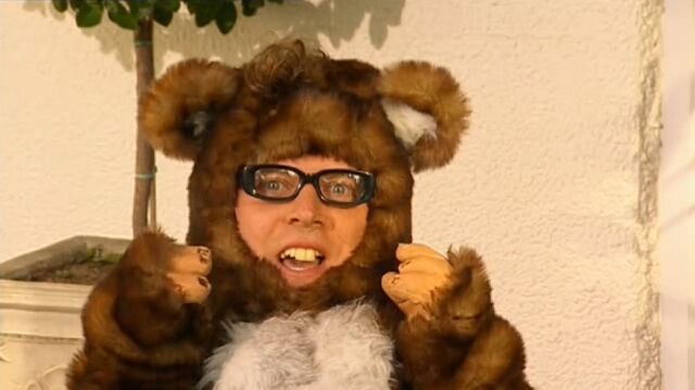 File:The Bear A Bear's Tail Leigh Francis.jpg