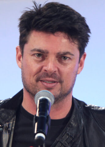 File:Karl Urban May 2015.jpg