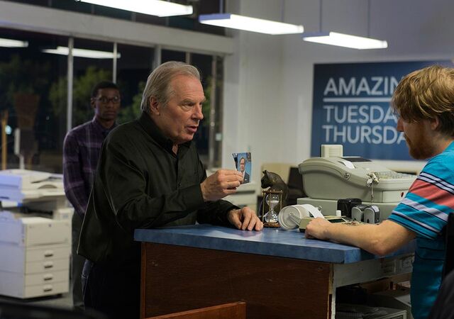 File:Better-call-saul-episode-209-chuck-mckean-2-935.jpg