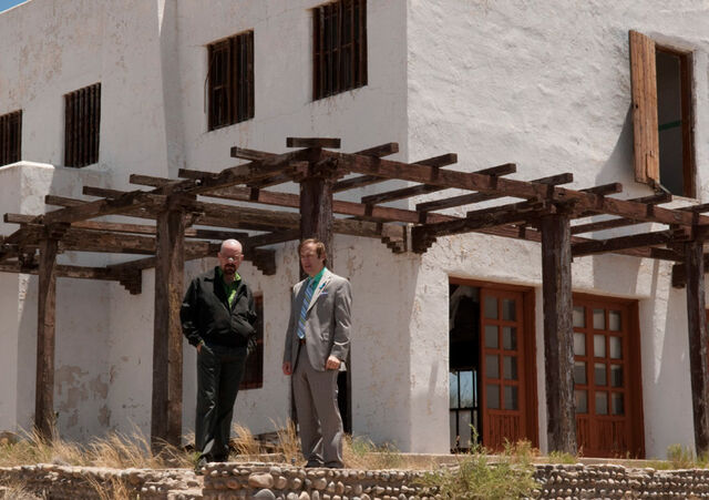 File:Ep13-walt-saul-2.jpg