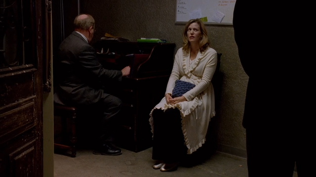 Archivo:1x07 - Skyler retenida.png