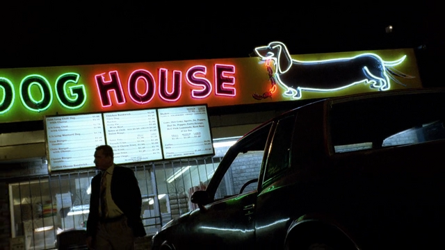 Archivo:1x06 - Dog House.png
