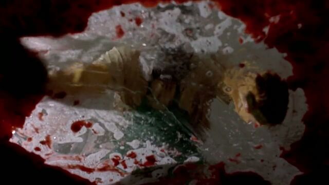 File:1x03 - Walt cleaning.jpg