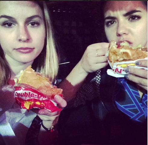 Archivo:BridgitSamantha1 (2).png
