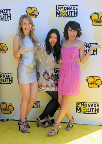 Archivo:BridgitAndNaomi (7).jpg
