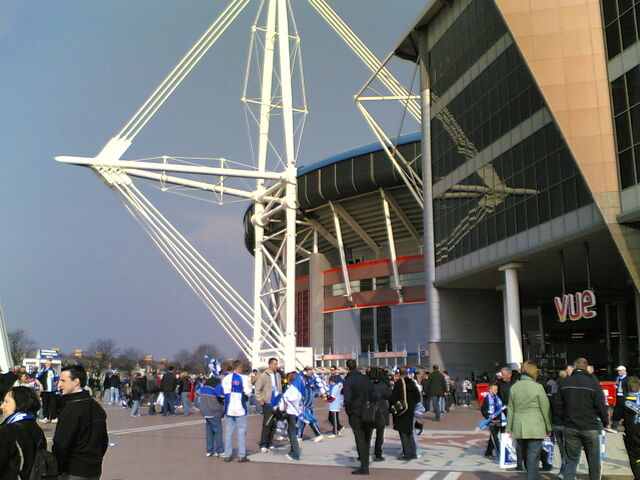 File:Outside the Millennium.jpg