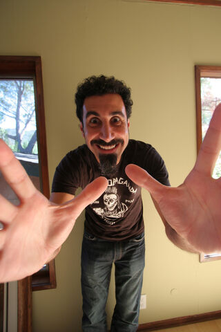 File:SerjTankian 2007.jpg