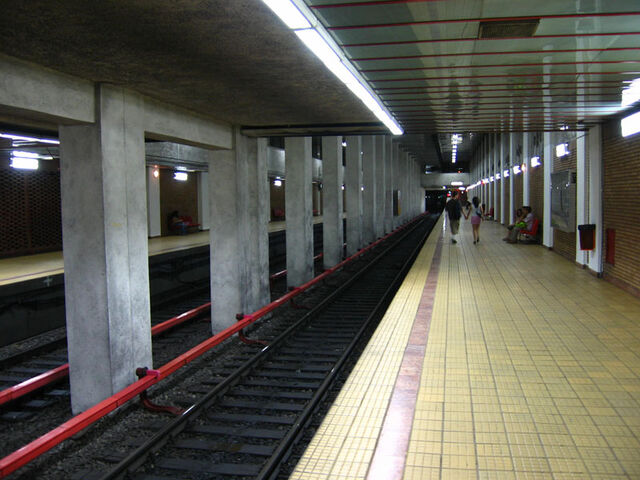 Fișier:Metrou Semanatoarea.jpg