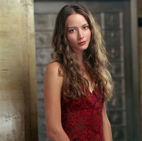 File:Angel fred season three promo.jpg