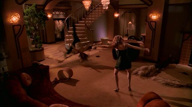 File:Glory's Mansion living room tough love.jpg