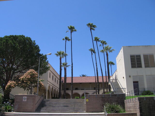 Fichier:Lycée de Sunnydale 2.jpg