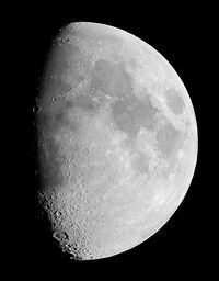 469px-The Moon Luc Viatour