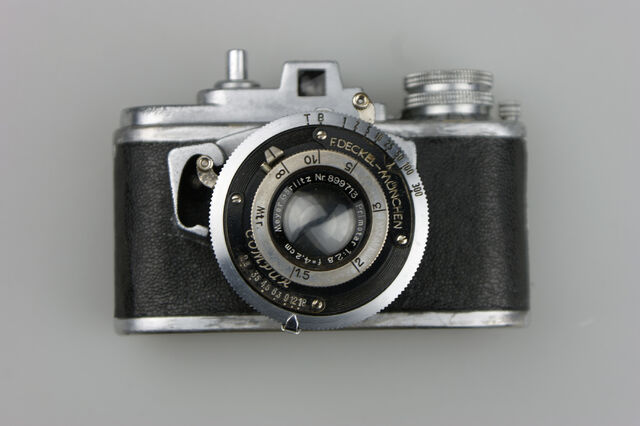 File:Photavit II Meyer Primotar f2,8-42,5mm Compur 7.jpg