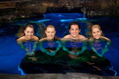 640px-Mako Mermaids In Water