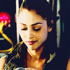 Lindsey Morgan Gifs