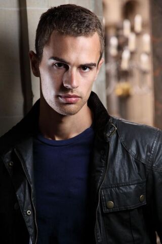 File:Theo-james-next-r-pattz--large-msg-13635625485.jpg