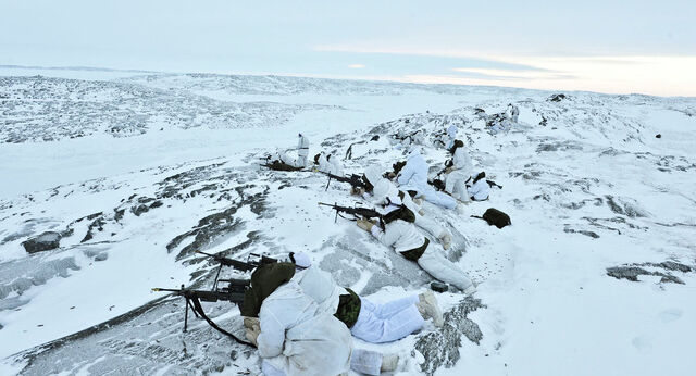 File:Snow warfare2.jpg