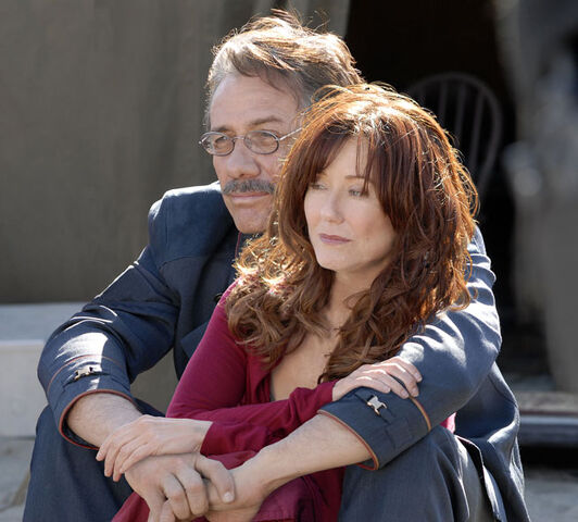 Файл:Roslin-and-adama.jpg