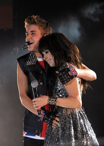 File:Carly-rae-jepson-live-at-the-summertime-ball-20123-1339276990-custom-0.jpg