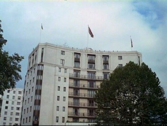 File:Londonian hotel.jpg