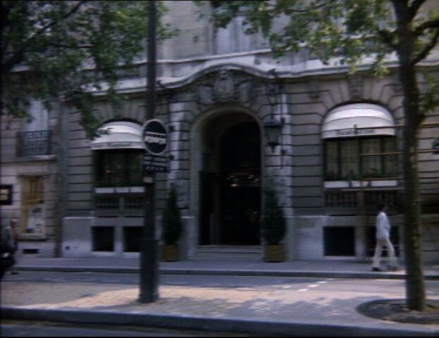 File:Parisian hotel.jpg