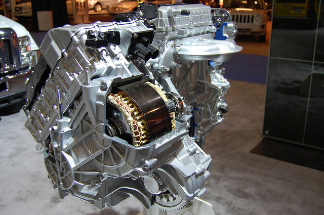 File:Ford-escape-hybrid-engine-4.jpg