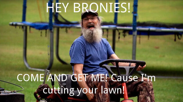 File:Si Robertson cutting grass mlp meme.jpg