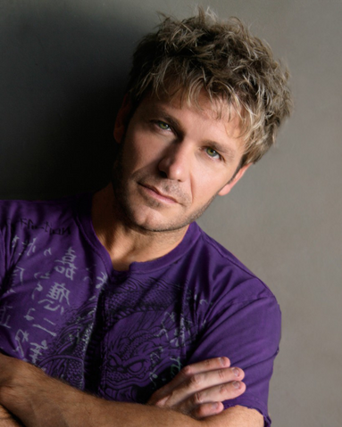 File:Vic Mignogna.png