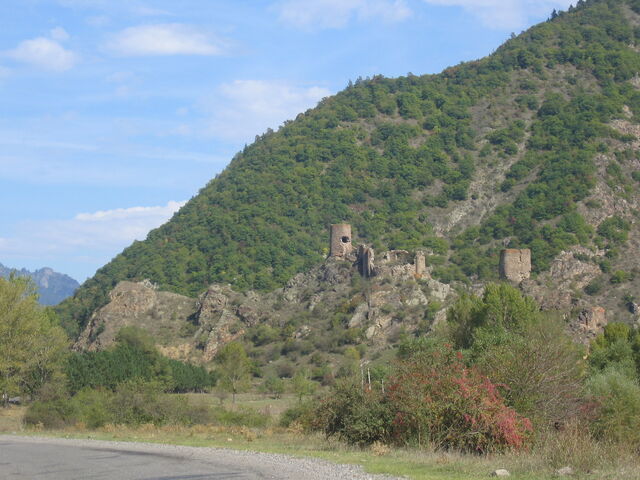 File:Another castle ruin.jpg