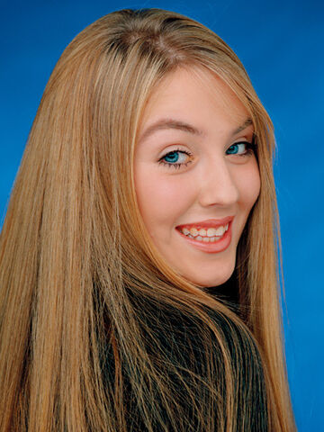 File:Chloë Agnew 9.jpg