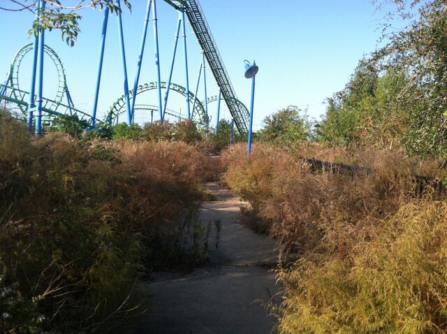 File:Jester coaster entrance.jpg