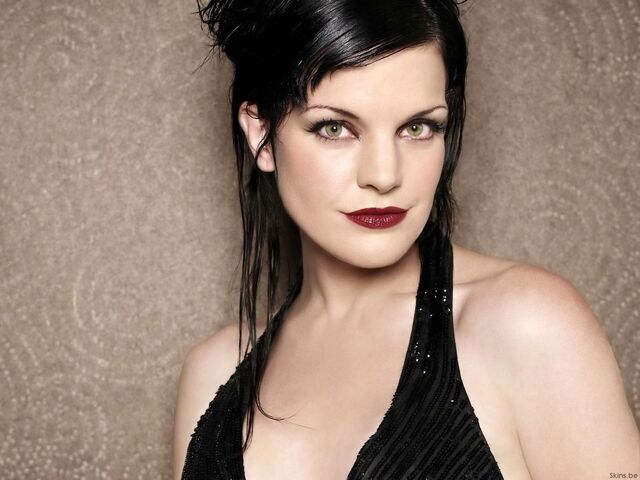 File:Fond-ecran-celebrites-feminines-pauley-perrette-001.jpg