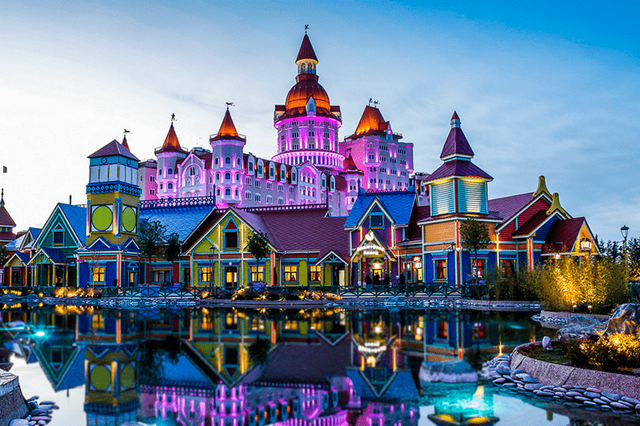 File:Otdyx-v-rossii-letom-na-chernom-more-otel-bogatyr.png