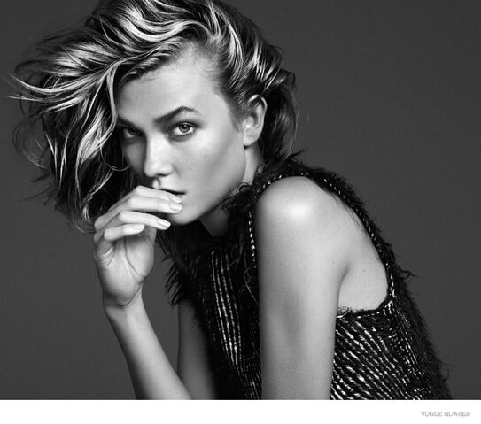 File:Karlie-kloss-messy-hairstyle01.jpg