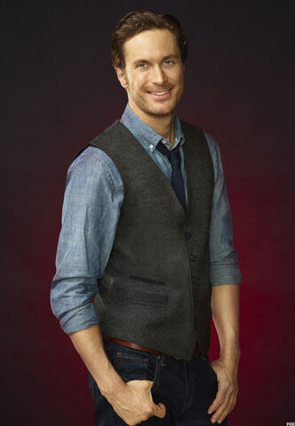 File:Sq 10-oliver-hudson-ad-singles 0890 pw.jpg