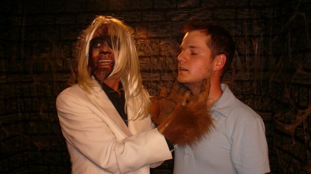 File:CTOS Halloween KellyKubik (8).jpg
