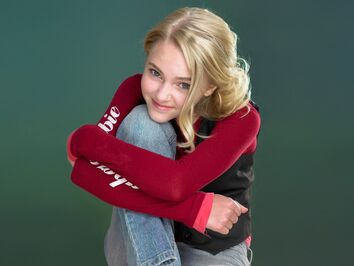 AnnaSophia-Robb-Wallpaper-annasophia-robb-34799482-1024-768-1-