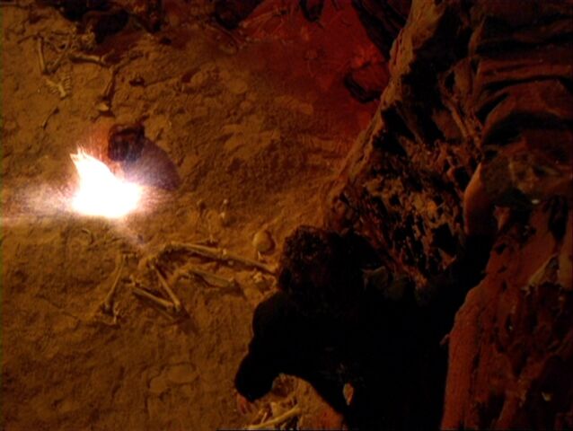 File:4x22-PowersFallFloorWasteland.jpg