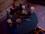1x01-SerenaAltar.jpg