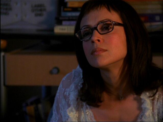 File:4x20-Phoebe.jpg