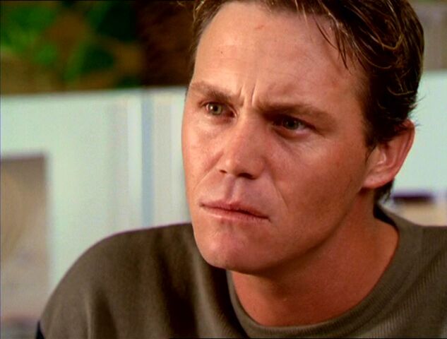 File:2x08-Leo.jpg