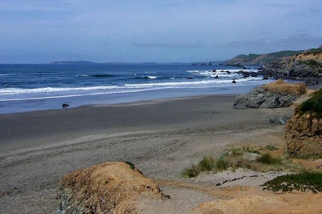 File:Bodega Bay.jpg