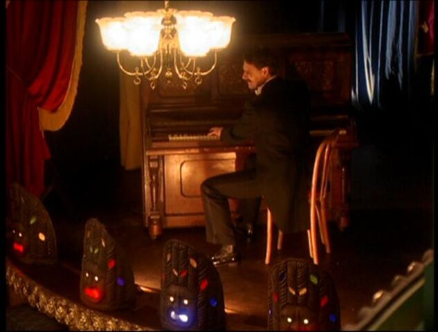 File:Piano-player.jpg